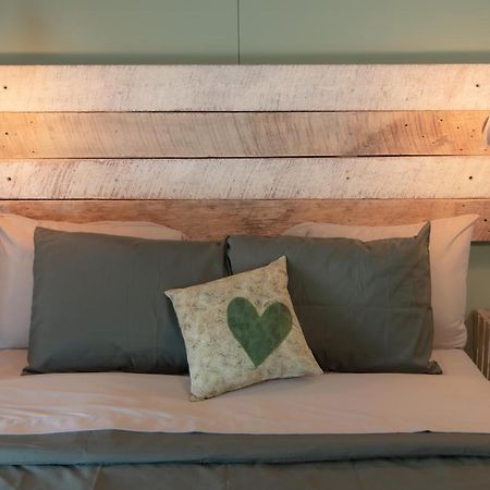 The Green Heart Inn Kingsville Esterno foto